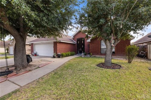 424 E Redbud Ave, McAllen, TX, 78504-2467 | Card Image
