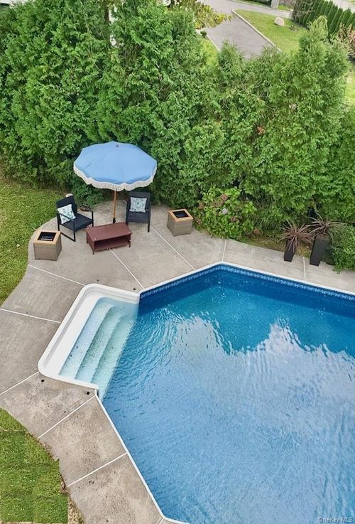 15 Hillside Rd, Bronxville, NY, 10708-5130 | Card Image