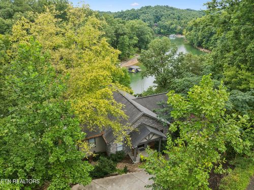 253 Broyles Dr, Caryville, TN, 37714-3256 | Card Image