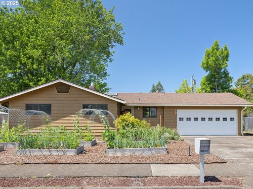 2250 Nw Highland Dr, Corvallis, OR, 97330-1540 | Card Image