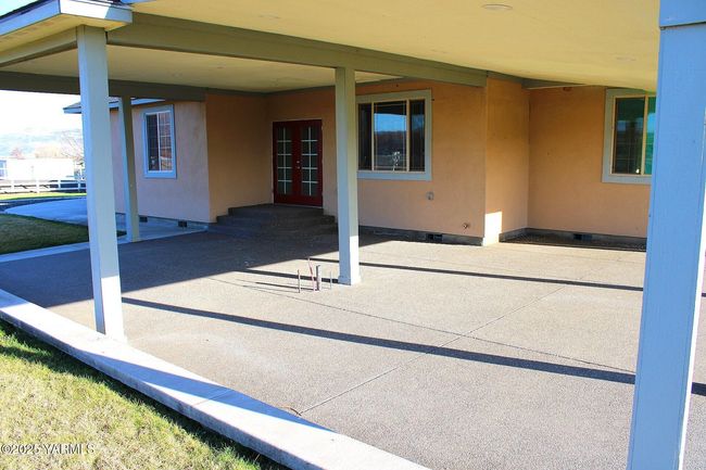 Rear Patio | Image 25