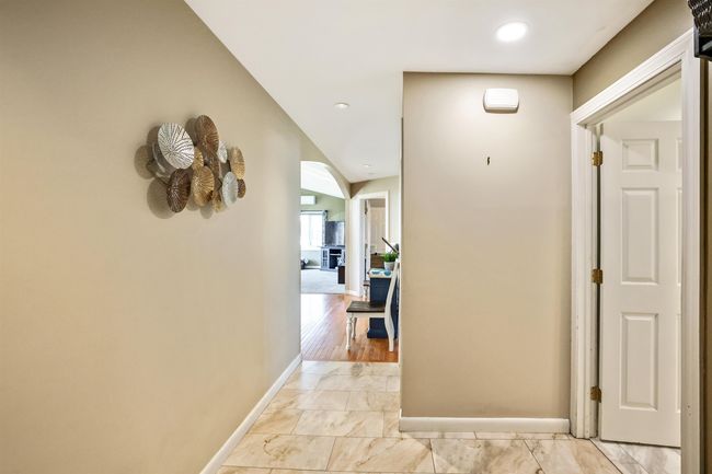 371 Memphremagog Vw, House other with 4 bedrooms, 3 bathrooms and null parking in Newport VT | Image 9