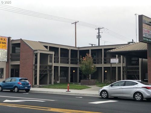 230-115 W Hermiston Ave, Hermiston, OR, 97838-1746 | Card Image