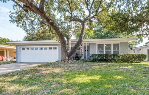 1909 Colony Dr, Irving, TX, 75061-2042 | Card Image