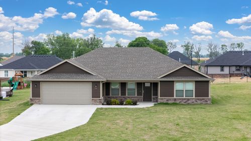 1100 Center Court Cir, Grove, OK, 74344-5150 | Card Image