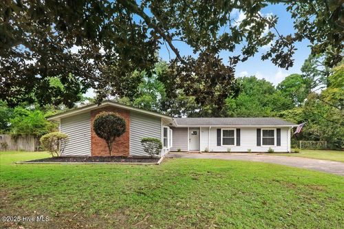 111 Robin Lake Dr, Dudley, NC, 28333-9137 | Card Image