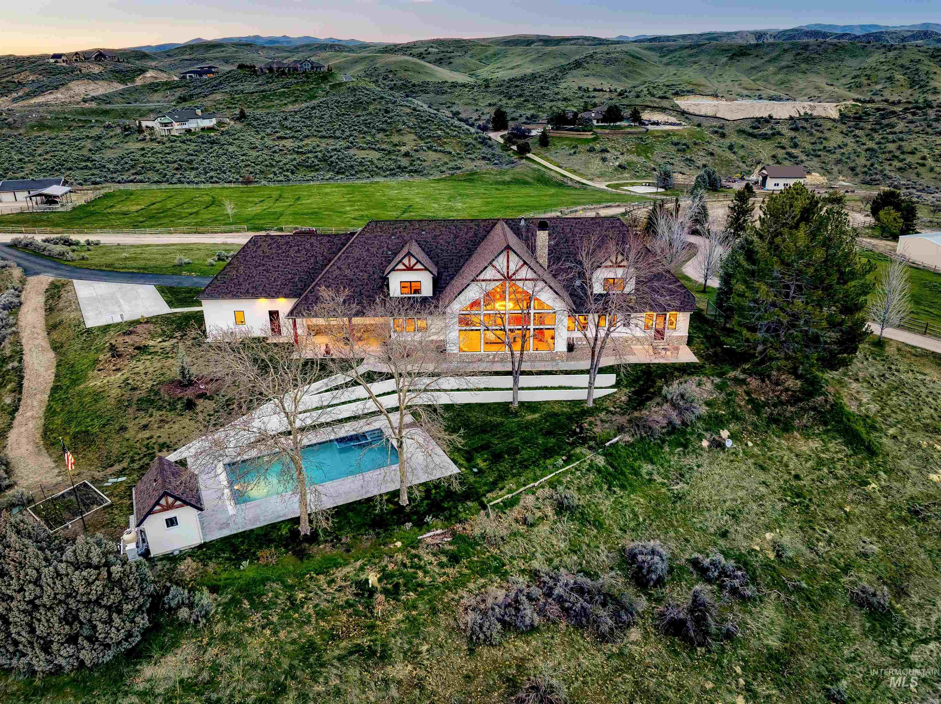 Holl Dr, Eagle, ID 83616