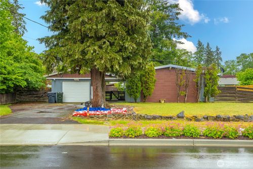 8909 Hipkins Rd Sw, Lakewood, WA, 98498-4632 | Card Image