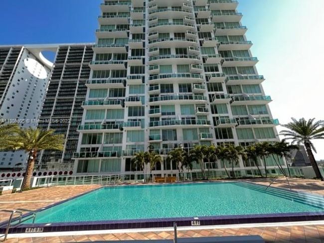 APT-3921 - 31 Se 5 Th St, Condo with 3 bedrooms, 3 bathrooms and null parking in Miami FL | Image 38