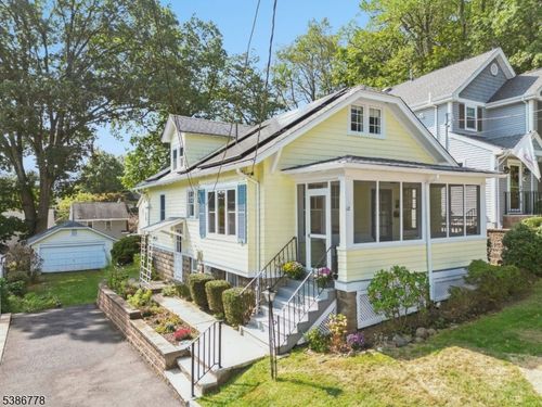 12 Amos St, West Orange, NJ, 07052-5001 | Card Image