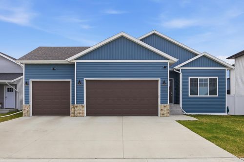 7238 27th St S, Fargo, ND, 58104-4588 | Card Image