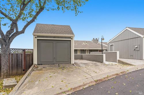 61 Anair Way, Oakland, CA, 94605-4873 | Card Image