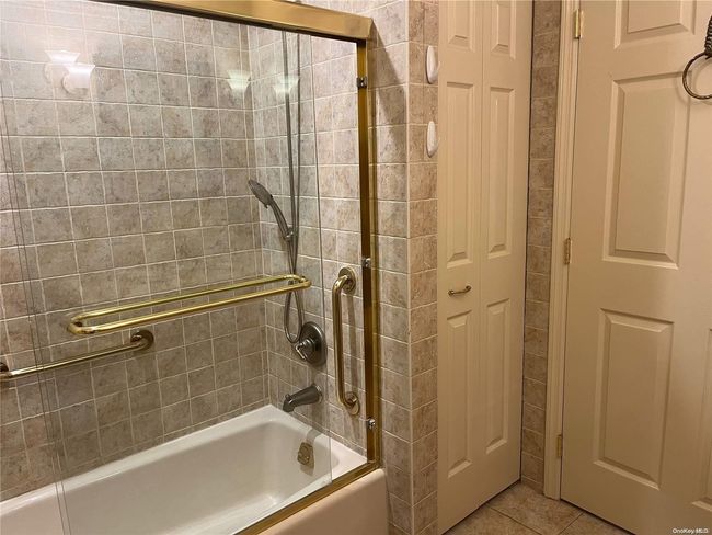 105 - 105 Carriage Ln, Condo with 2 bedrooms, 4 bathrooms and null parking in Plainview NY | Image 19