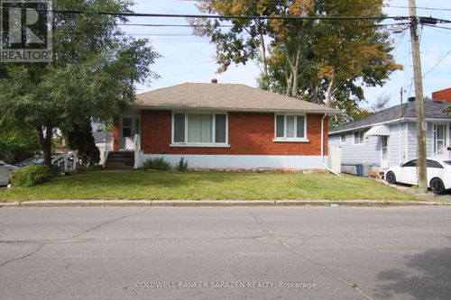 316 Lafontaine Ave, Vanier, ON, K1L6X2 | Card Image