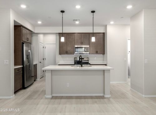 102-1850 E Bernie Ln, Gilbert, AZ, 85295-1311 | Card Image