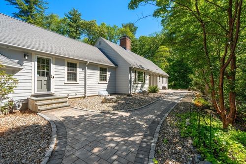 118 Newton St, Weston, MA, 02493-2315 | Card Image