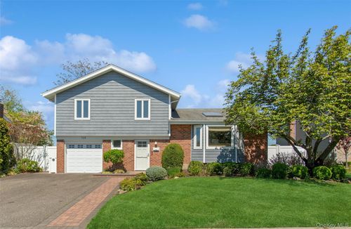 108 Wayne St, Jericho, NY, 11753-1621 | Card Image