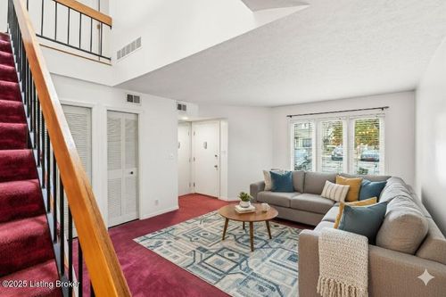 340 Crescent Spring Dr, Louisville, KY, 40206-2800 | Card Image