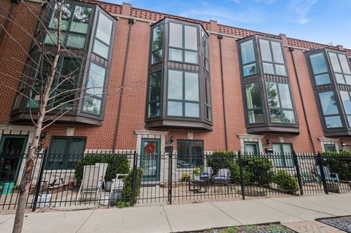 2007 Hoyne Ave, Chicago, IL, 60647-4522 | Card Image