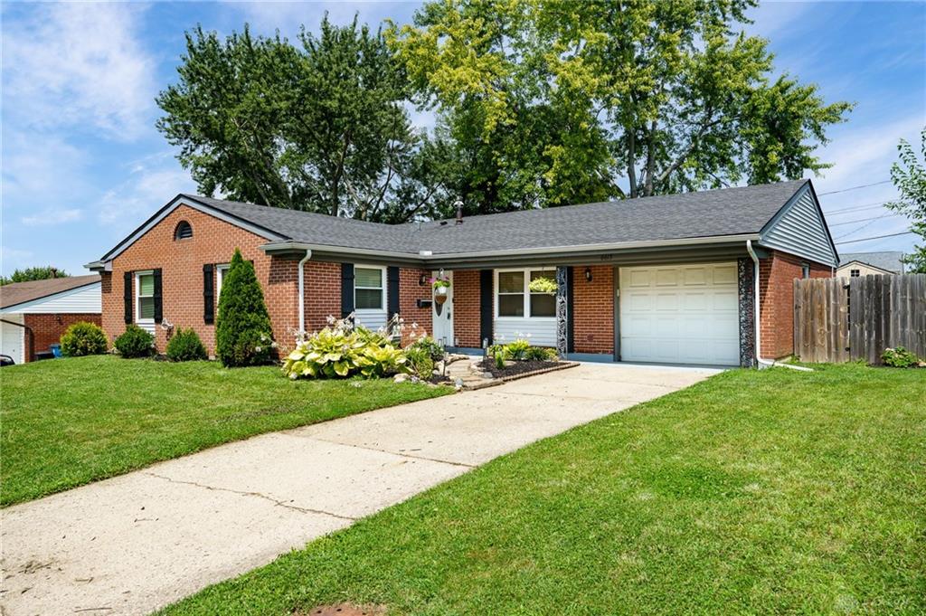 Grovehill Dr, Huber Heights, OH 45424