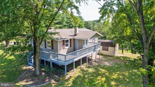 62 Mighty Oak Ln, HEDGESVILLE, WV, 25427-5165 | Card Image