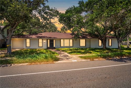 4518 Congressional Dr, Corpus Christi, TX, 78413-2626 | Card Image
