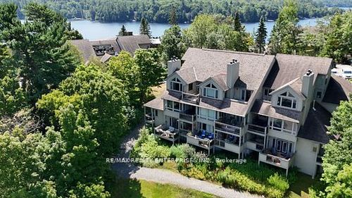 8-811 Grandview Hilltop Dr, Huntsville, ON, P1H1C4 | Card Image