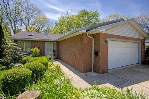 588 Forest Creek Dr, Wooster, OH, 44691-1780 | Card Image