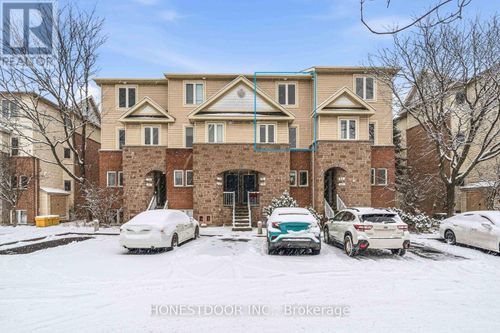 81 Strathaven Pvt, Ottawa, ON, K1J1K7 | Card Image