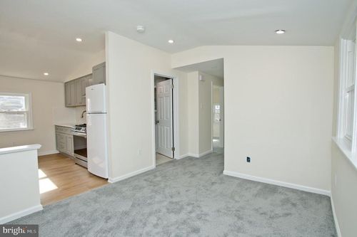 2nd-2530 2nd FLOOR Chestnut Ave, ARDMORE, PA, 19003-3016 | Card Image