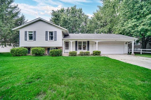 812 Fox Point Dr, Chesterton, IN, 46304-3141 | Card Image