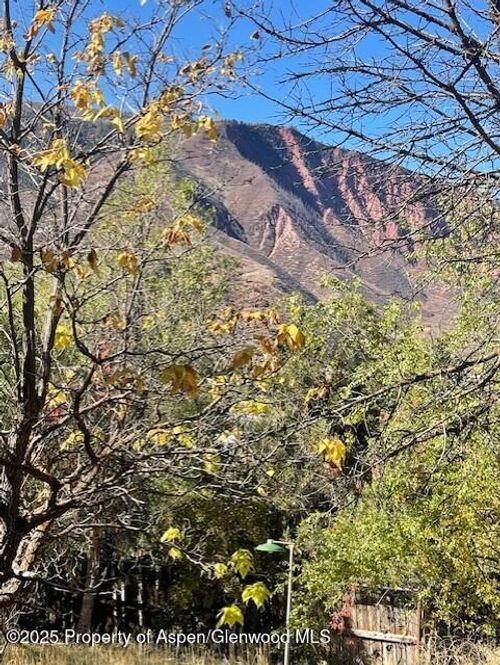 215 2nd St, Glenwood Springs, CO, 81601-3001 | Card Image