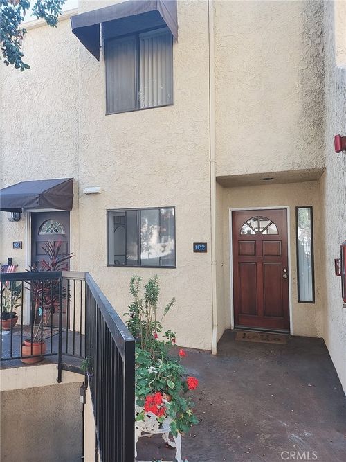 102-3130 Montrose Ave, La Crescenta, CA, 91214-3852 | Card Image