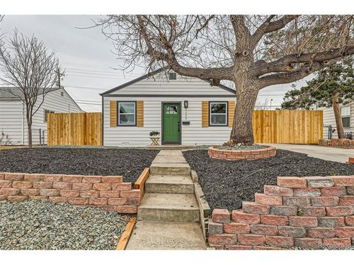 1120 Xenia St, Denver, CO, 80220-3526 | Card Image