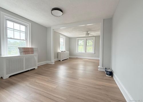 apt-3-221 Jensen Ave, Mamaroneck, NY, 10543-2941 | Card Image