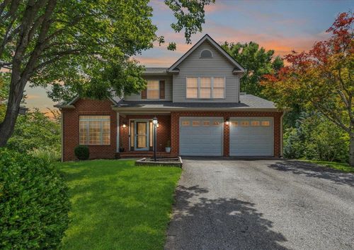 6061 Chagall Dr, Roanoke, VA, 24018-5289 | Card Image