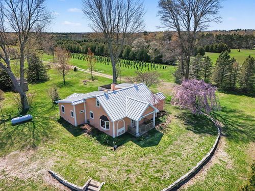 2707 W Hansen Road, Victory Township, MI, 49431 | Card Image