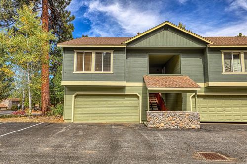 10165 Pine Cone Rd, Truckee, CA, 96161-1944 | Card Image