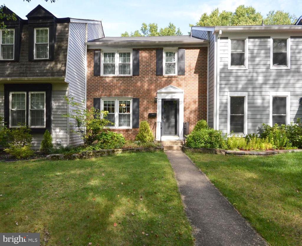 Lang Dr, Crofton, MD 21114