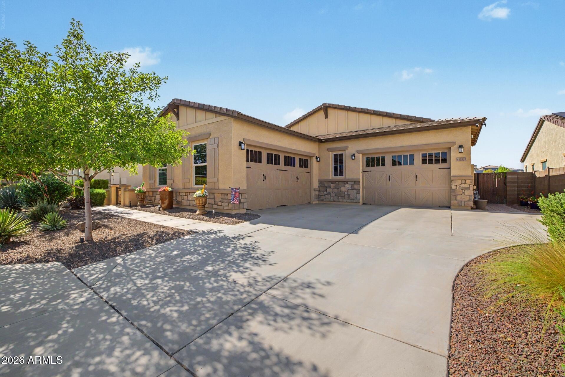 Residential in Waddell