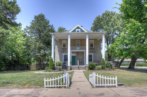 618 E Main St, Carterville, MO, 64835-1530 | Card Image