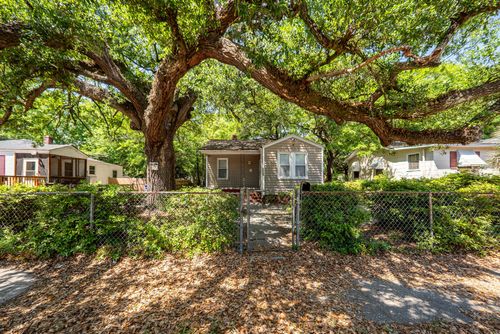 2620 Woodlawn Ave, North Charleston, SC, 29405-7587 | Card Image