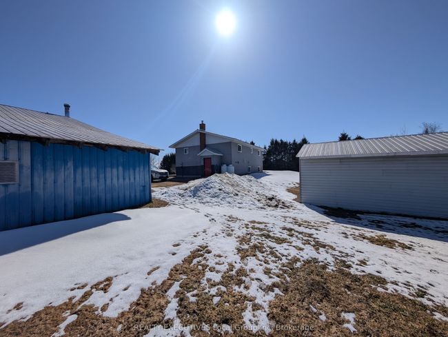 2185 Papineau Rd, House other with 3 bedrooms, 2 bathrooms and 10 parking in Mattawa ON | Image 42