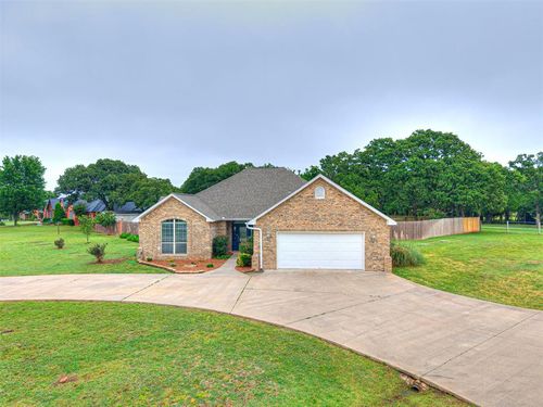 101 Huntington Ct, Shawnee, OK, 74801-9619 | Card Image