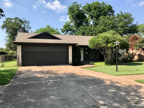 613 E Mustang St, Crowley, TX, 76036-2829 | Card Image