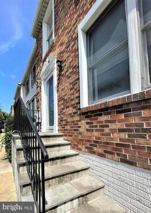 2025 N Glebe Rd, ARLINGTON, VA, 22207-2226 | Card Image