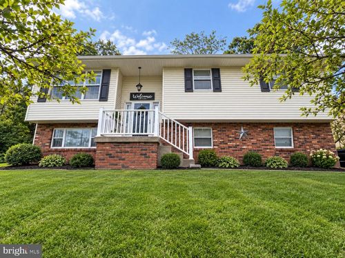 2312 S Walnut Dr, Saint Albans, WV, 25177-3947 | Card Image