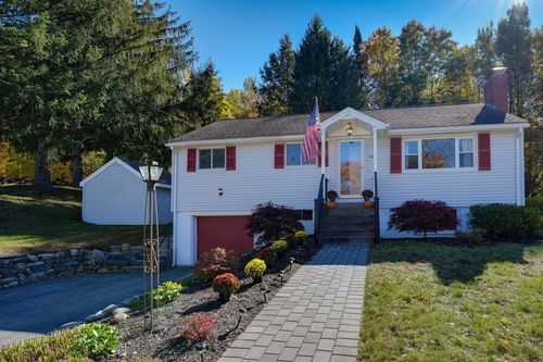 238 W Hill Rd, Marlborough, MA, 01752-4586 | Card Image