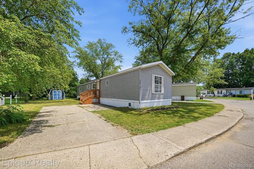 6255 Lake Dr, Ypsilanti, MI, 48197-7057 | Card Image