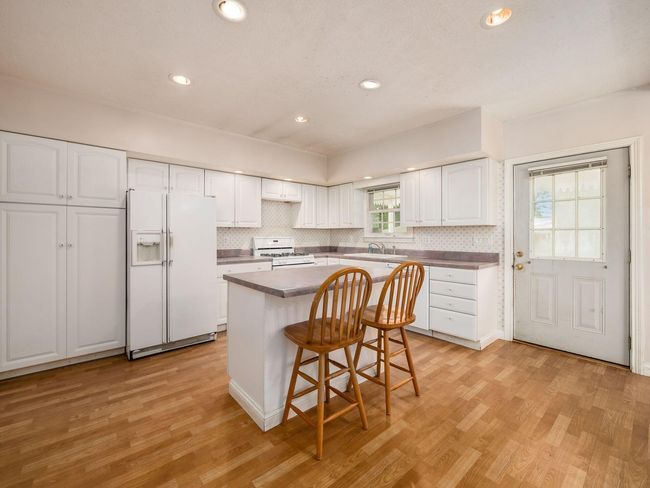 341 Broadway E, House other with 3 bedrooms, 3 bathrooms and null parking in Granville OH | Image 6